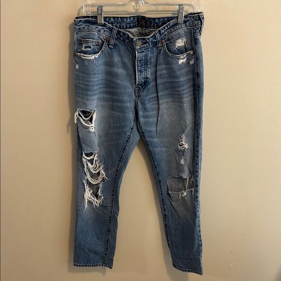 Abercrombie & Fitch low rise slim boyfriend Jeans Distressed Style size 6 - Picture 1 of 7
